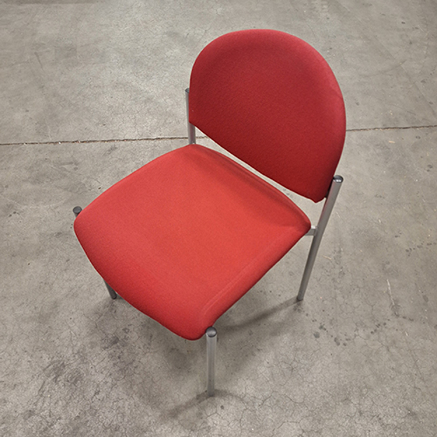 Image de TR - Chaise empilable rouge